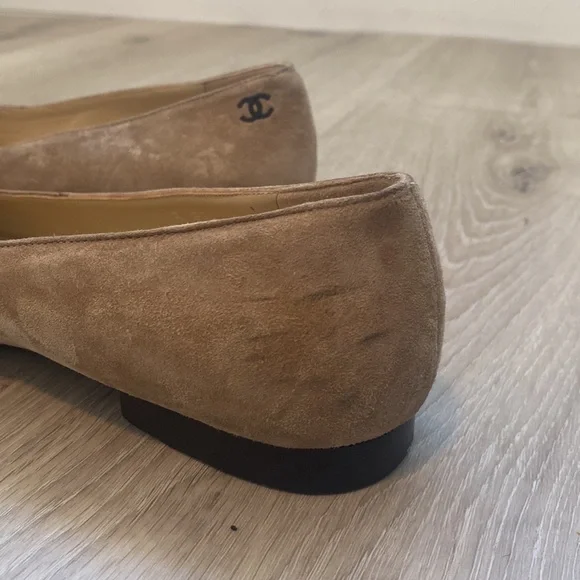 CHANEL Tan and Black Women's Shoes - Picture 11 of 16